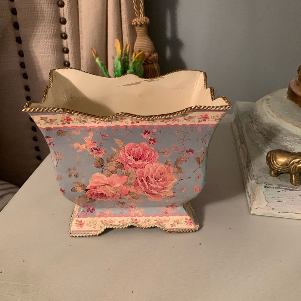 Shabby Chic Design Metal Bucket/Cache Pot with Handle Floral Pattern Garden